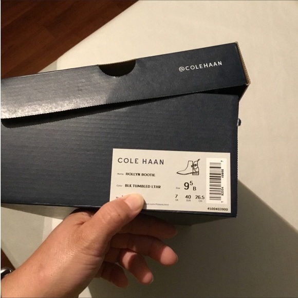 COLE HAAN - Picture 14 of 16